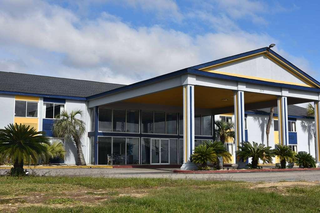 Super 8 By Wyndham Biloxi Motel Luaran gambar
