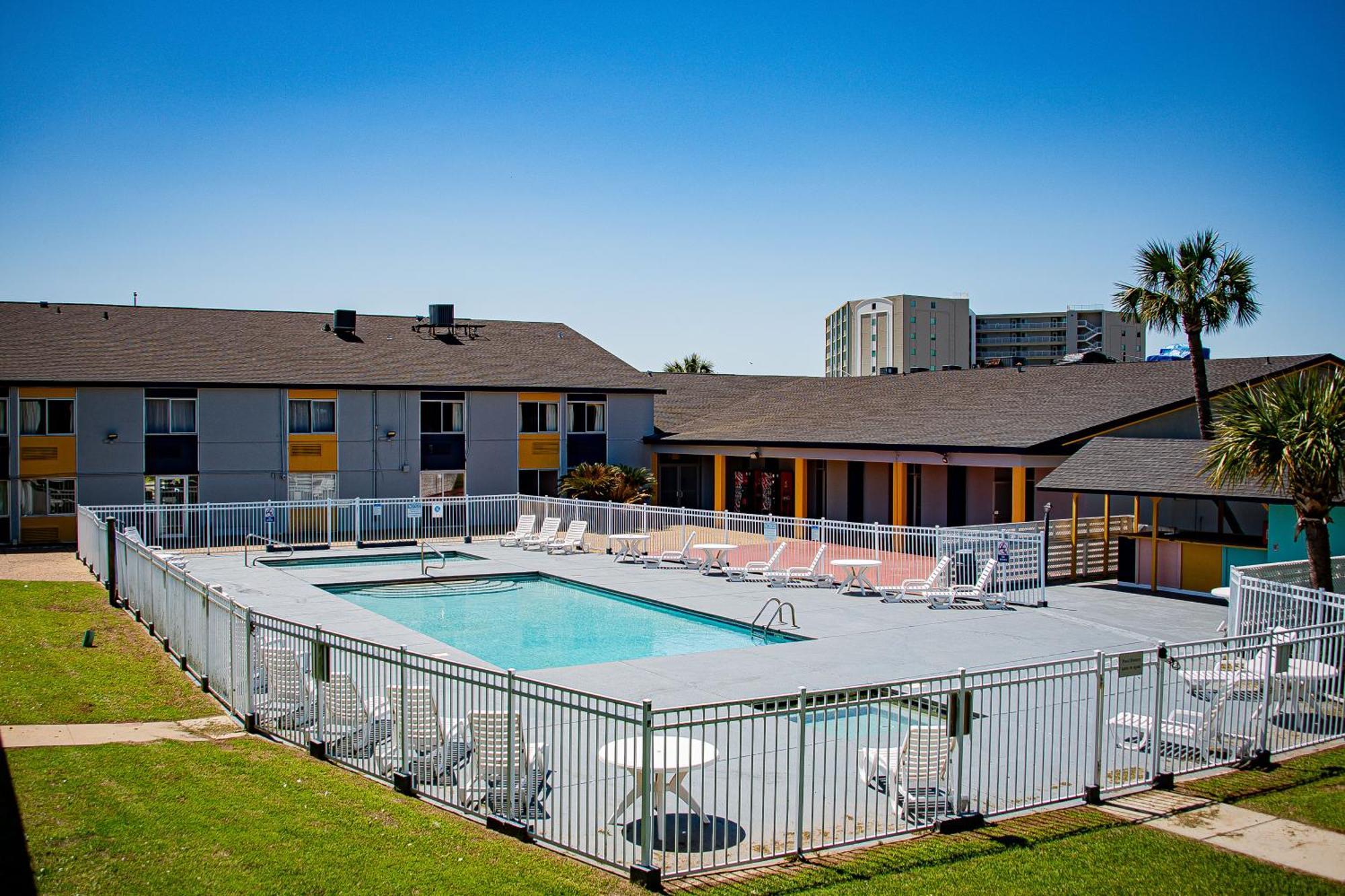 Super 8 By Wyndham Biloxi Motel Luaran gambar