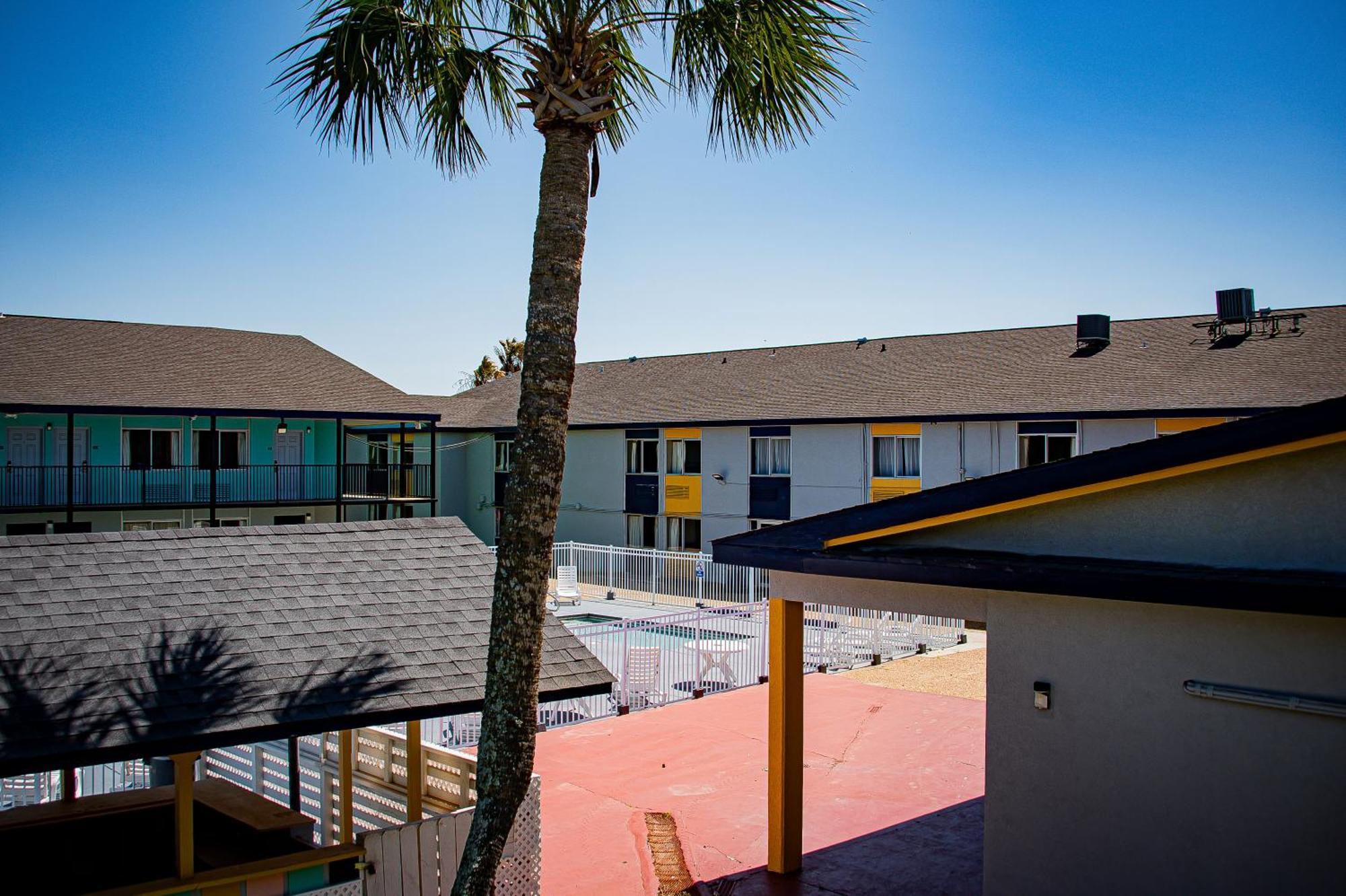Super 8 By Wyndham Biloxi Motel Luaran gambar