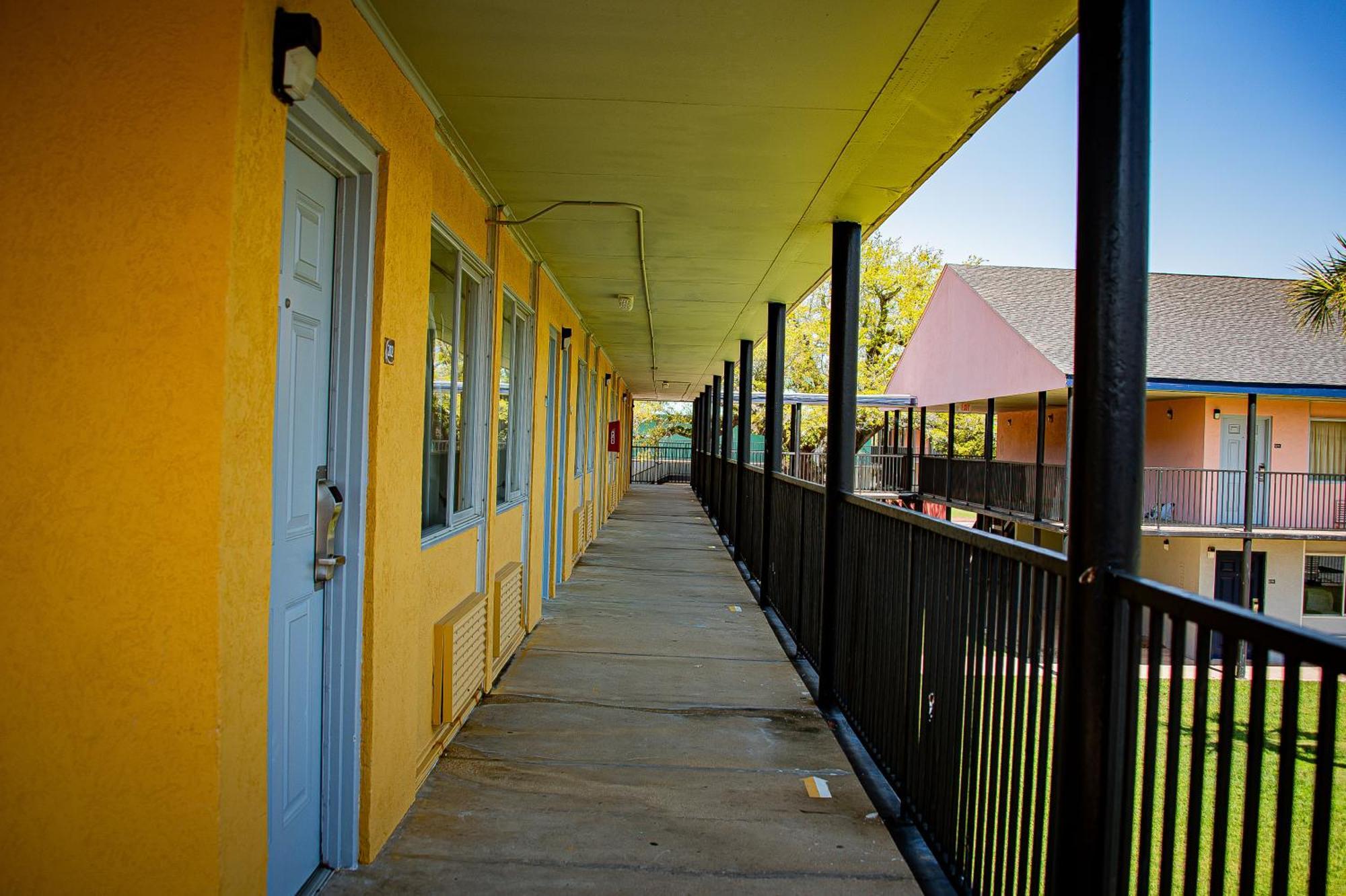 Super 8 By Wyndham Biloxi Motel Luaran gambar