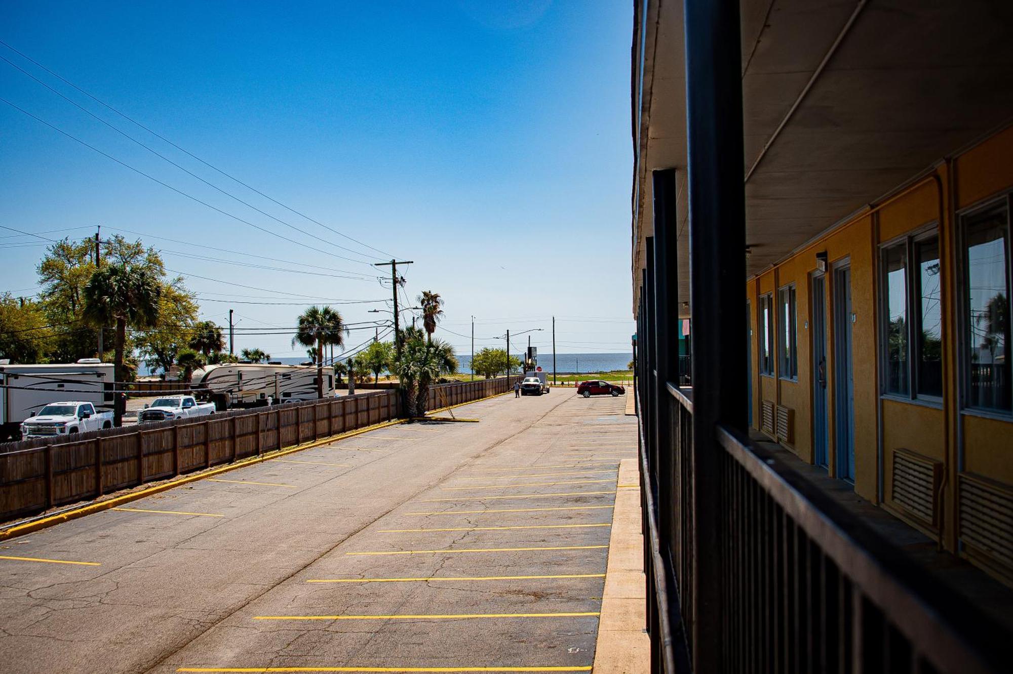 Super 8 By Wyndham Biloxi Motel Luaran gambar