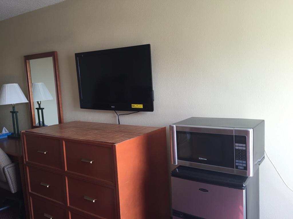 Super 8 By Wyndham Biloxi Motel Bilik gambar